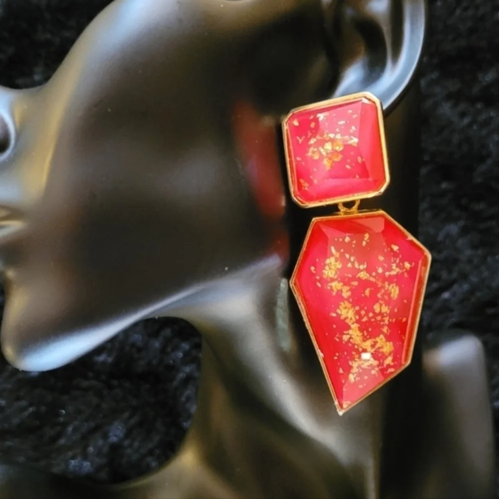 🧚Host Pick - NWT Oversized Red Gold Flake Geometric Gold Drop Earrings